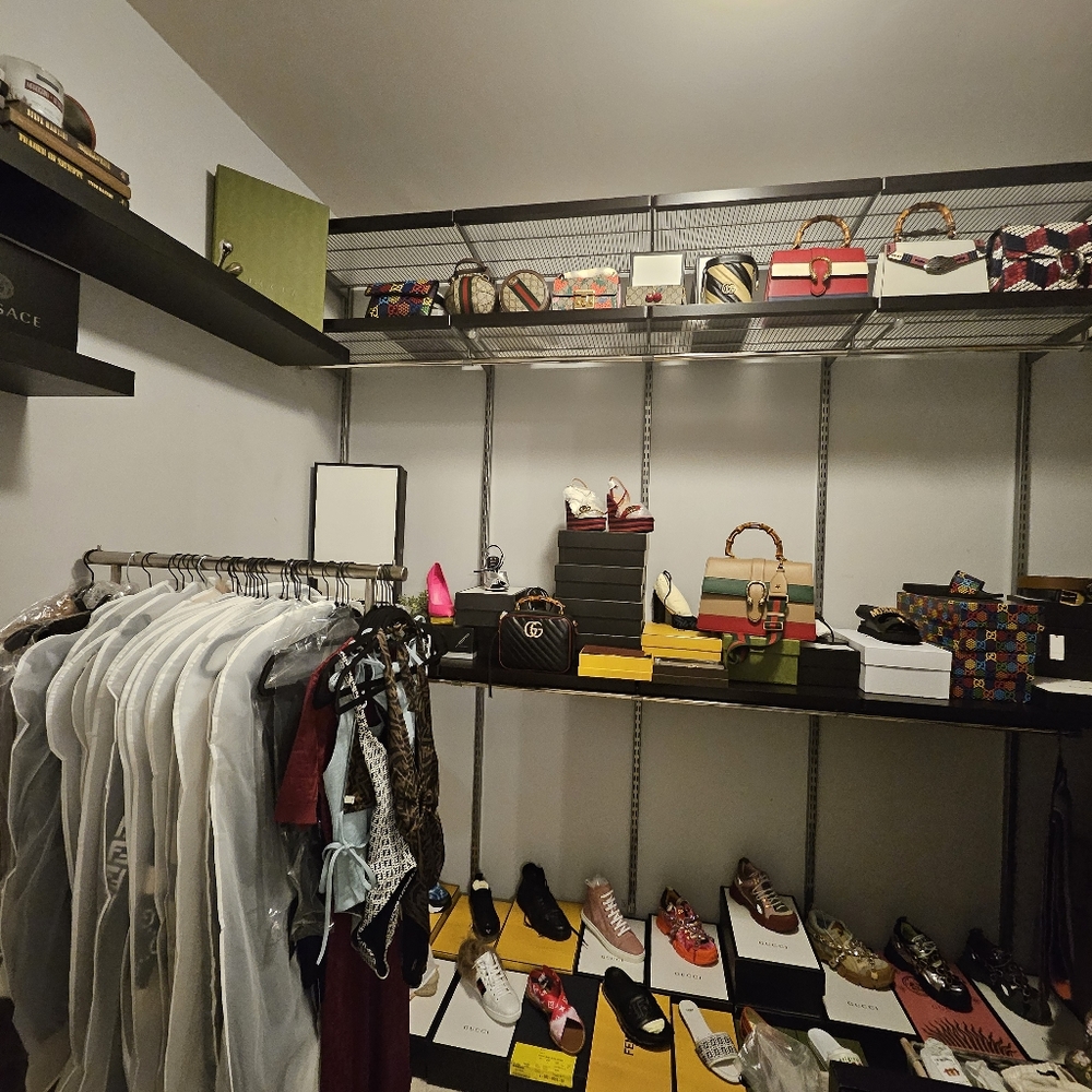 CLOSET CLEAN-OUT, LOOK AT PICTURES AND LET ME KNOW WHAT YOU LIKE, EVERYTHING NWT